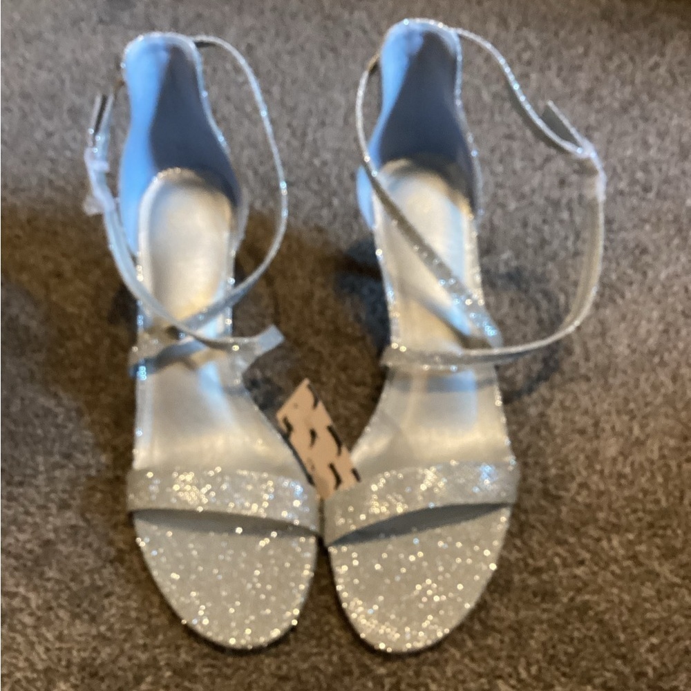 Nwt Size 9 Grey Glitter‎ Shoes